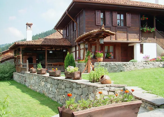 Hadji Neikovi Guest Houses