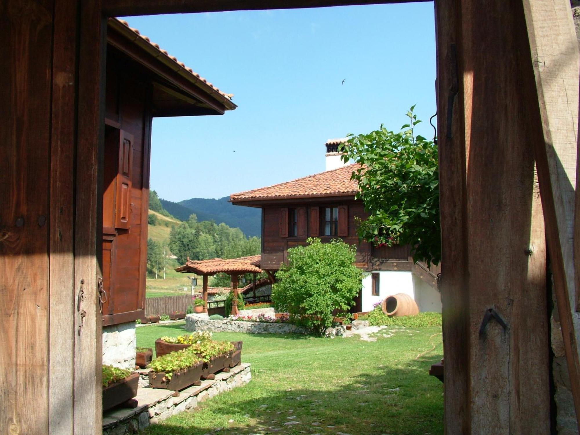 Hadji Neikovi Guest house 2*