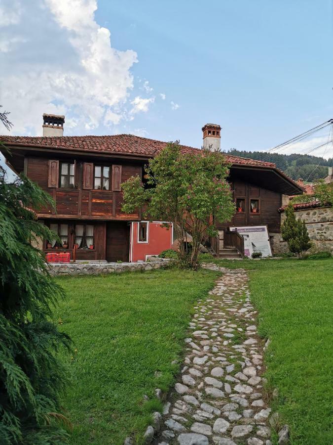 Hadji Neikovi Guest house 2*