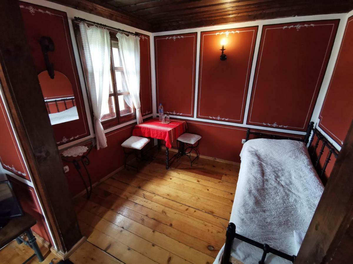 Hadji Neikovi Guest house 2*